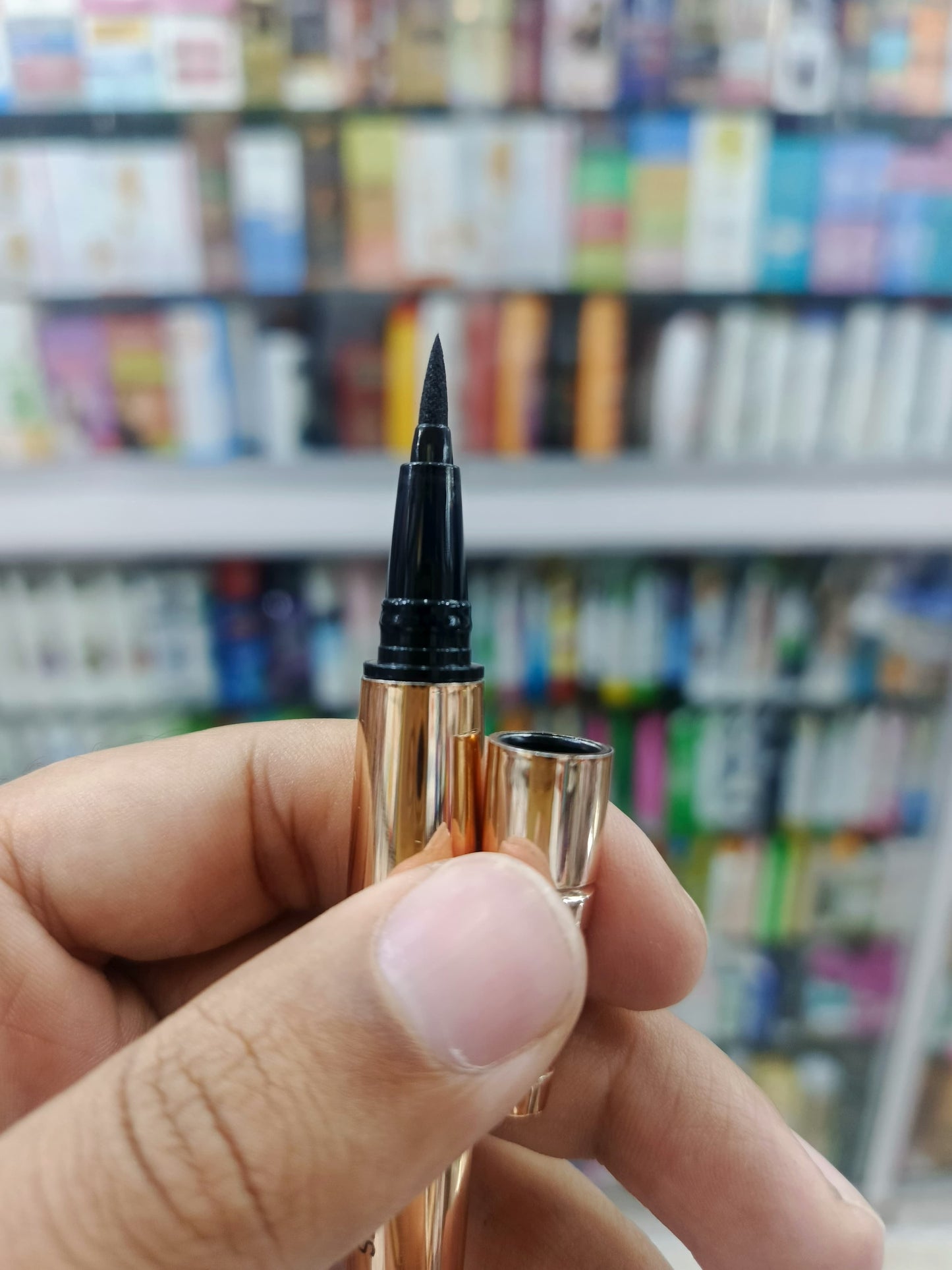 Pretty cover super 4D marker eyeliner
