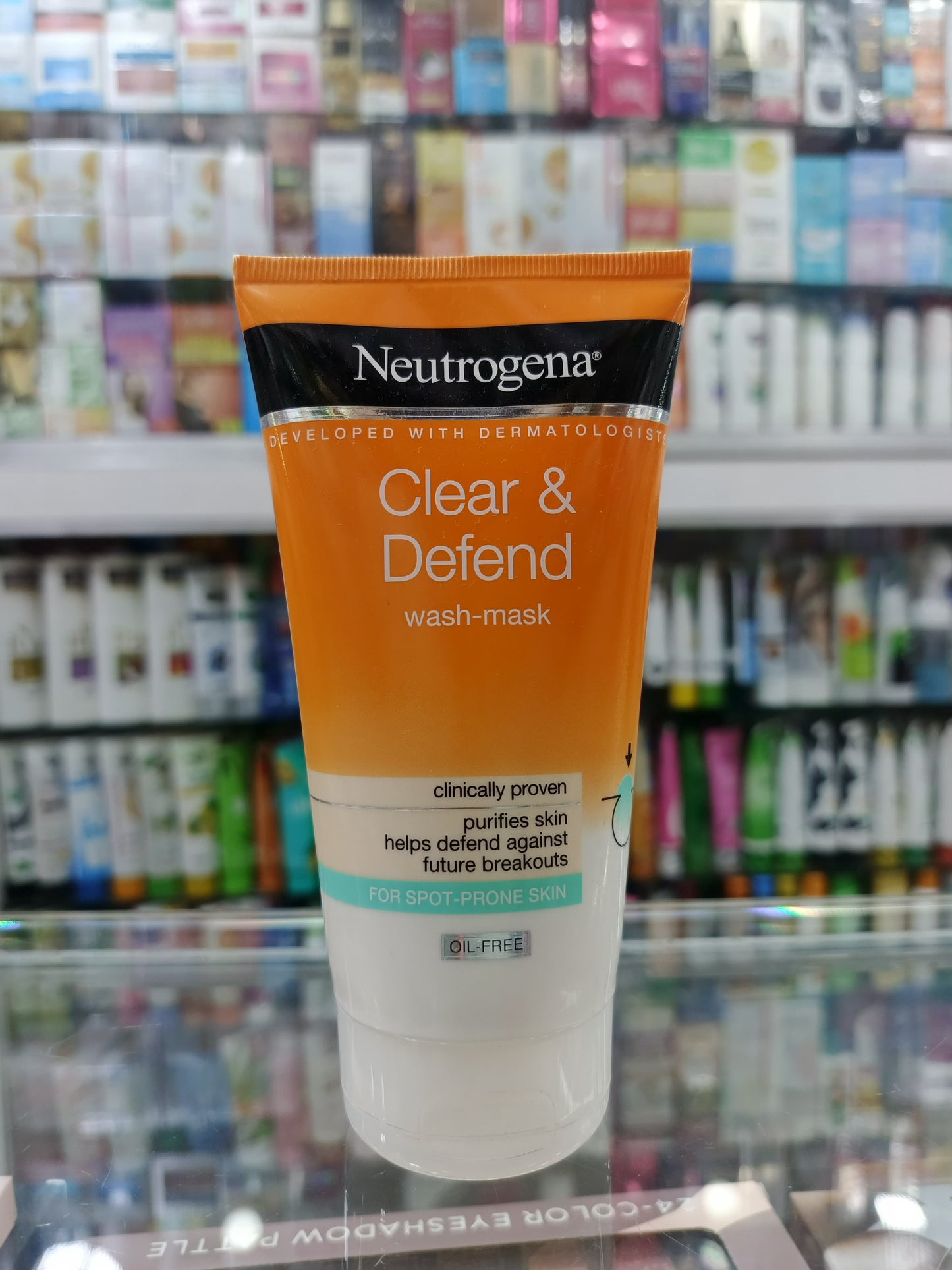 Neutrogena Clear & Defend Wash-Mask, For Spot-Prone Skin