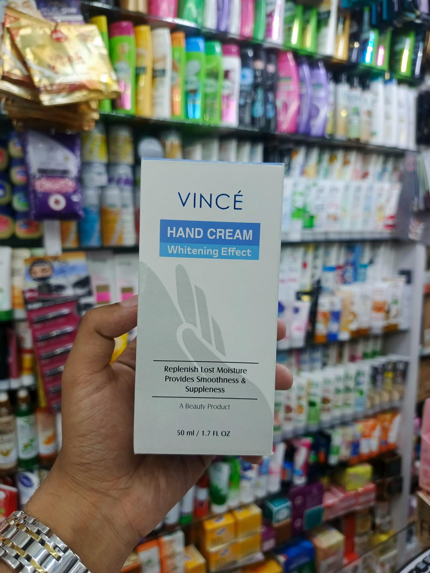 Vince, Hand cream Whitening effect, replenish lost moisture provides smoothness & suppleness, 50ml