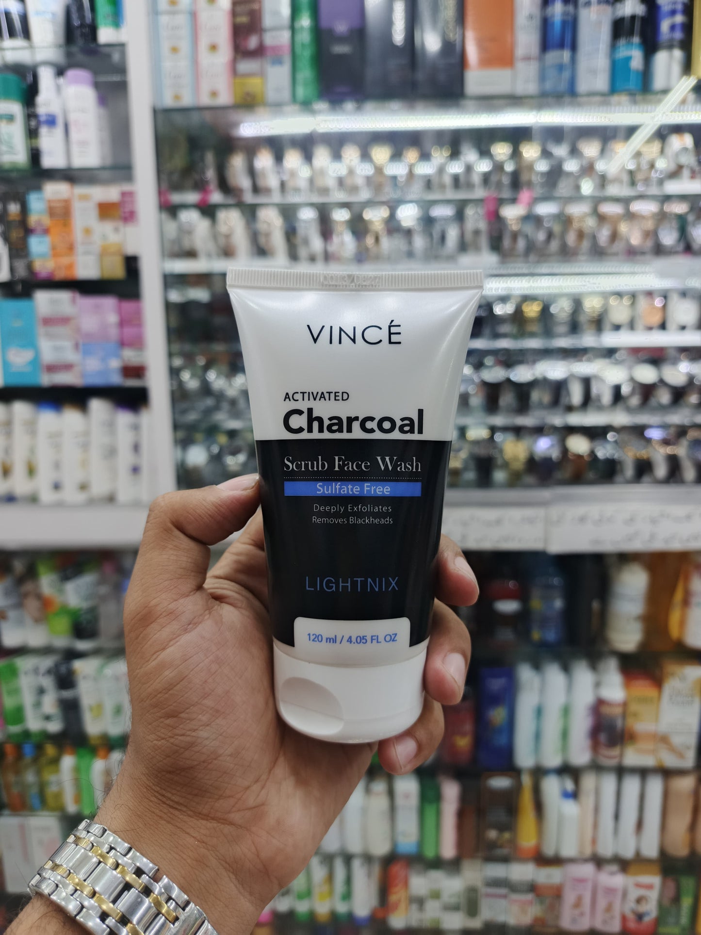 Vince, Activated charcoal scrub face wash, 120ml