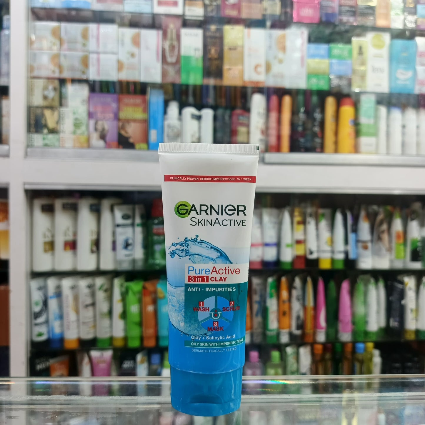 Garnier, Pure active 3in1 active clay + salicylic acid facewash 100ml