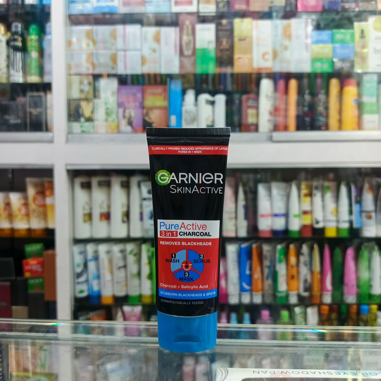 Garnier, Pure active 3in1 charcoal + salicylic acid facewash100ml