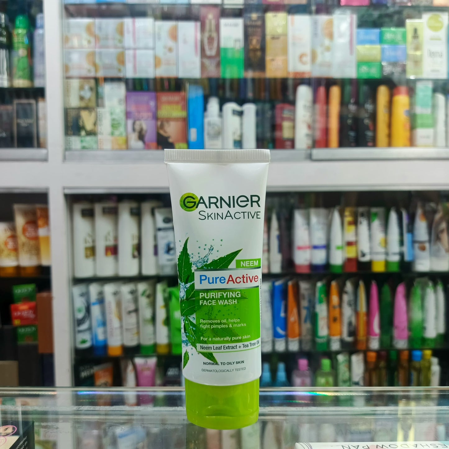 Garnier, Pure active neem + tea tree oil facewash, 100ml