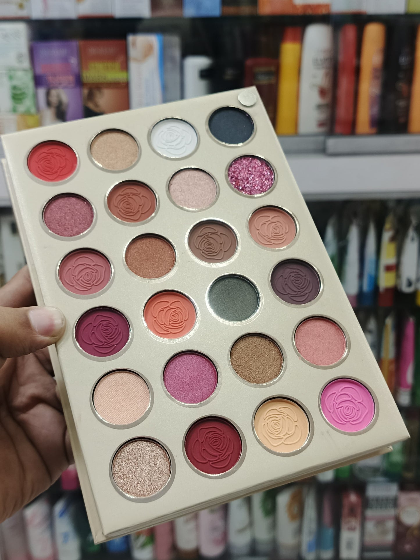 Sheglam, 5 pages makeup book pallatte