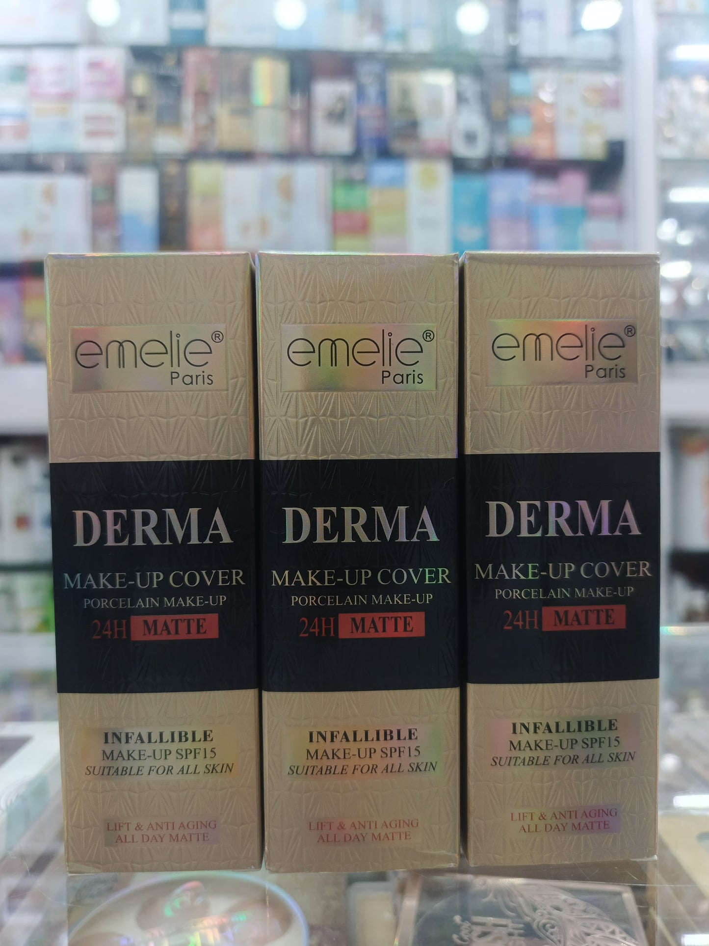 Emelie derma 24H matte foundation