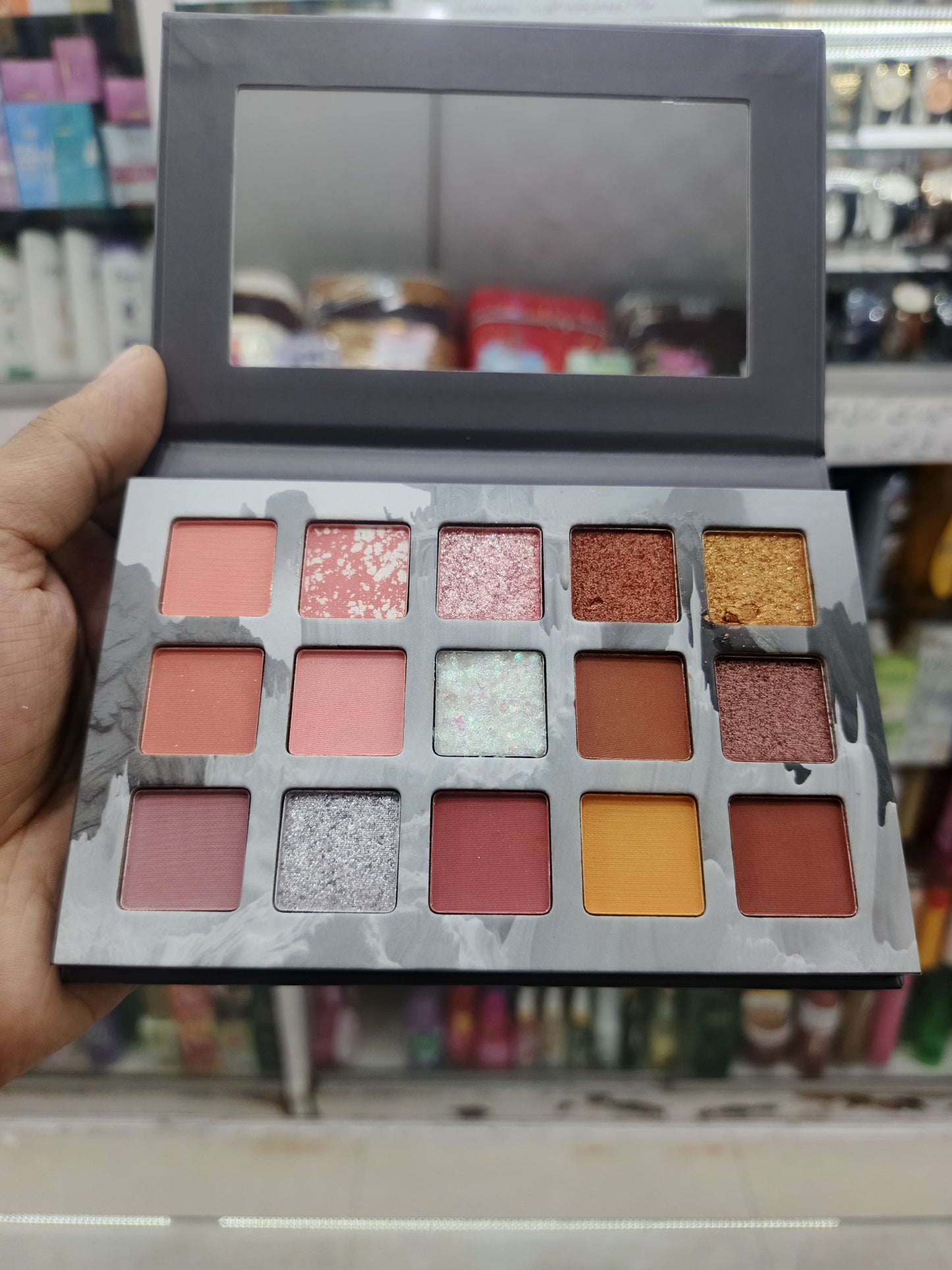 Miss rose, deam city 15 color eye shadow palette