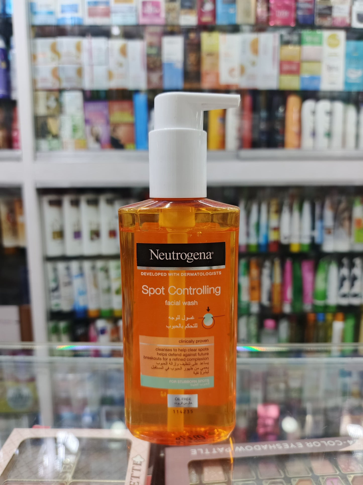 Neutrogena Spot Controlling Facial Wash