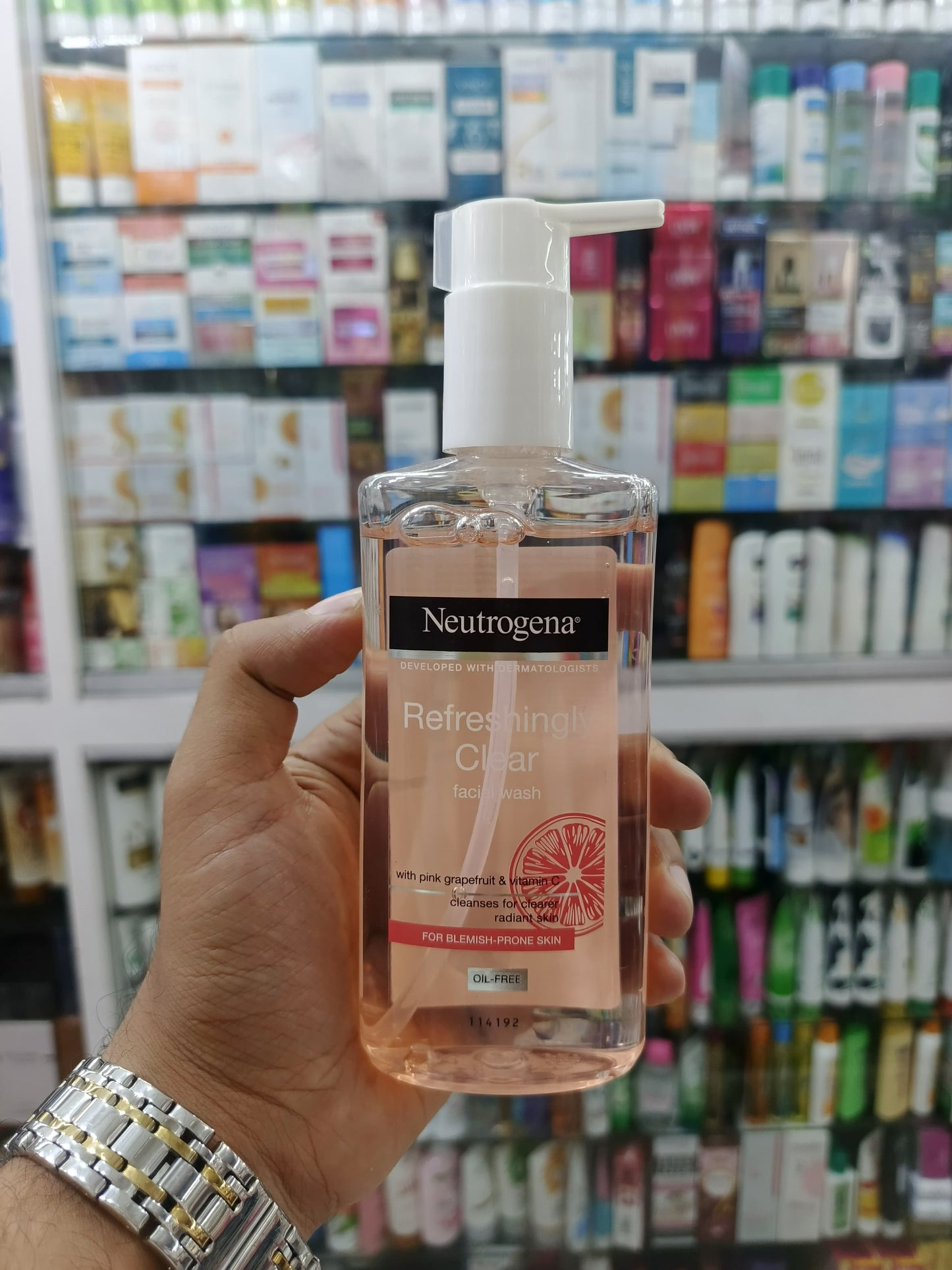 Neutrogena Refreshingly Clear Facial Wash