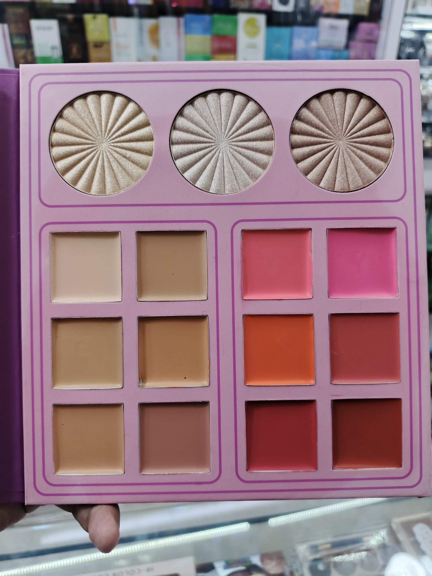 Mocallure eyeshadow & highlighter 2 pages colour palette