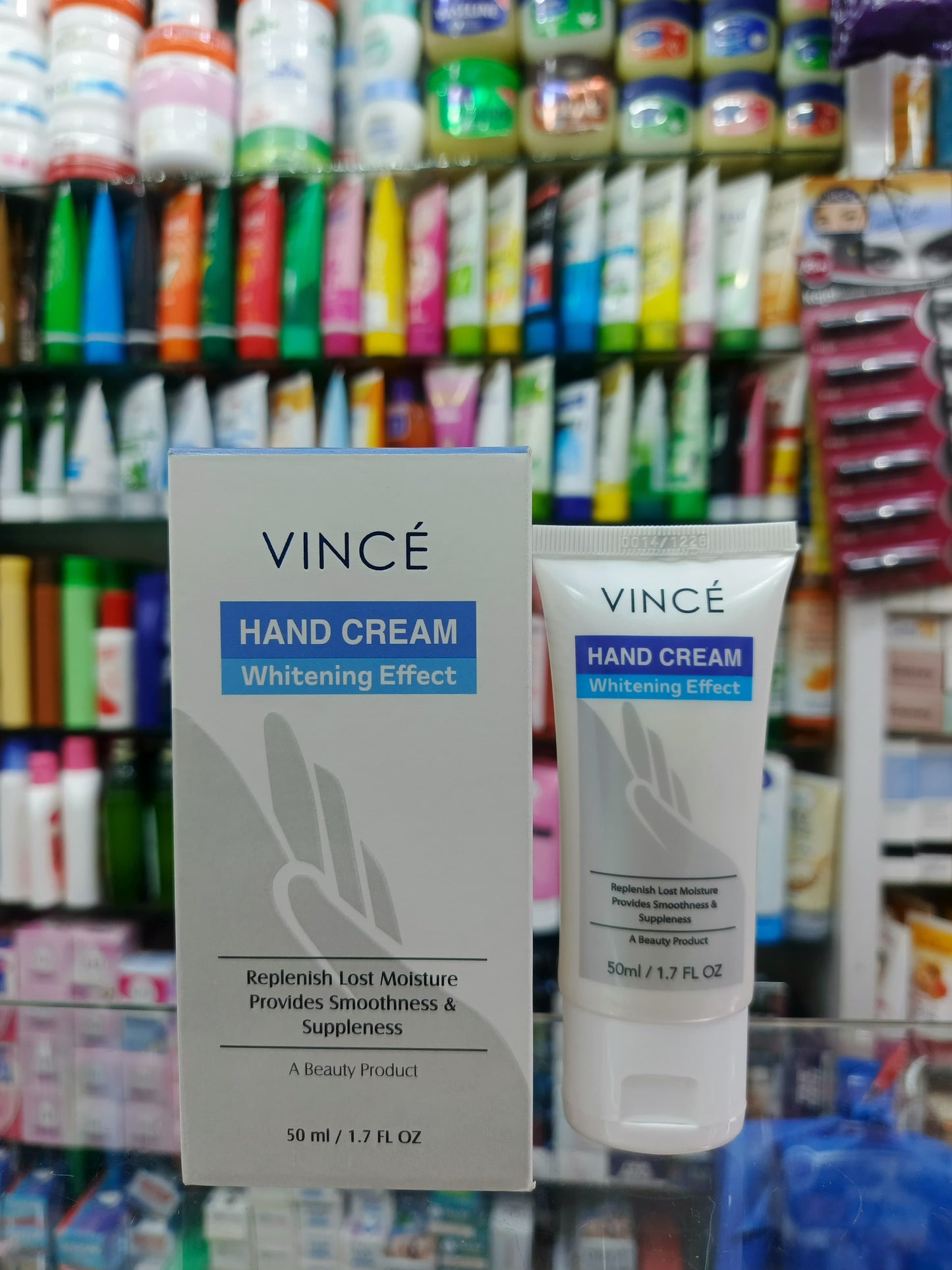 Vince, Hand cream Whitening effect, replenish lost moisture provides smoothness & suppleness, 50ml