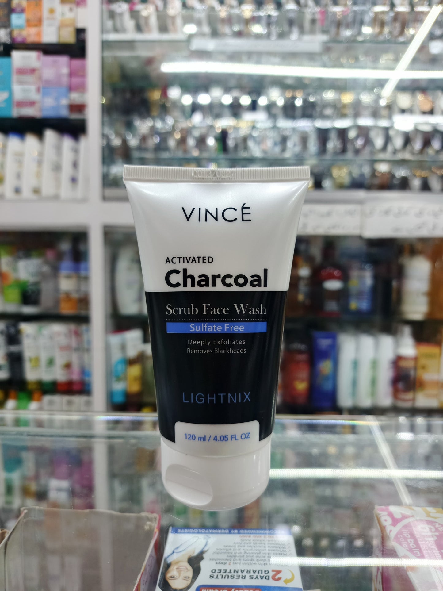 Vince, Activated charcoal scrub face wash, 120ml