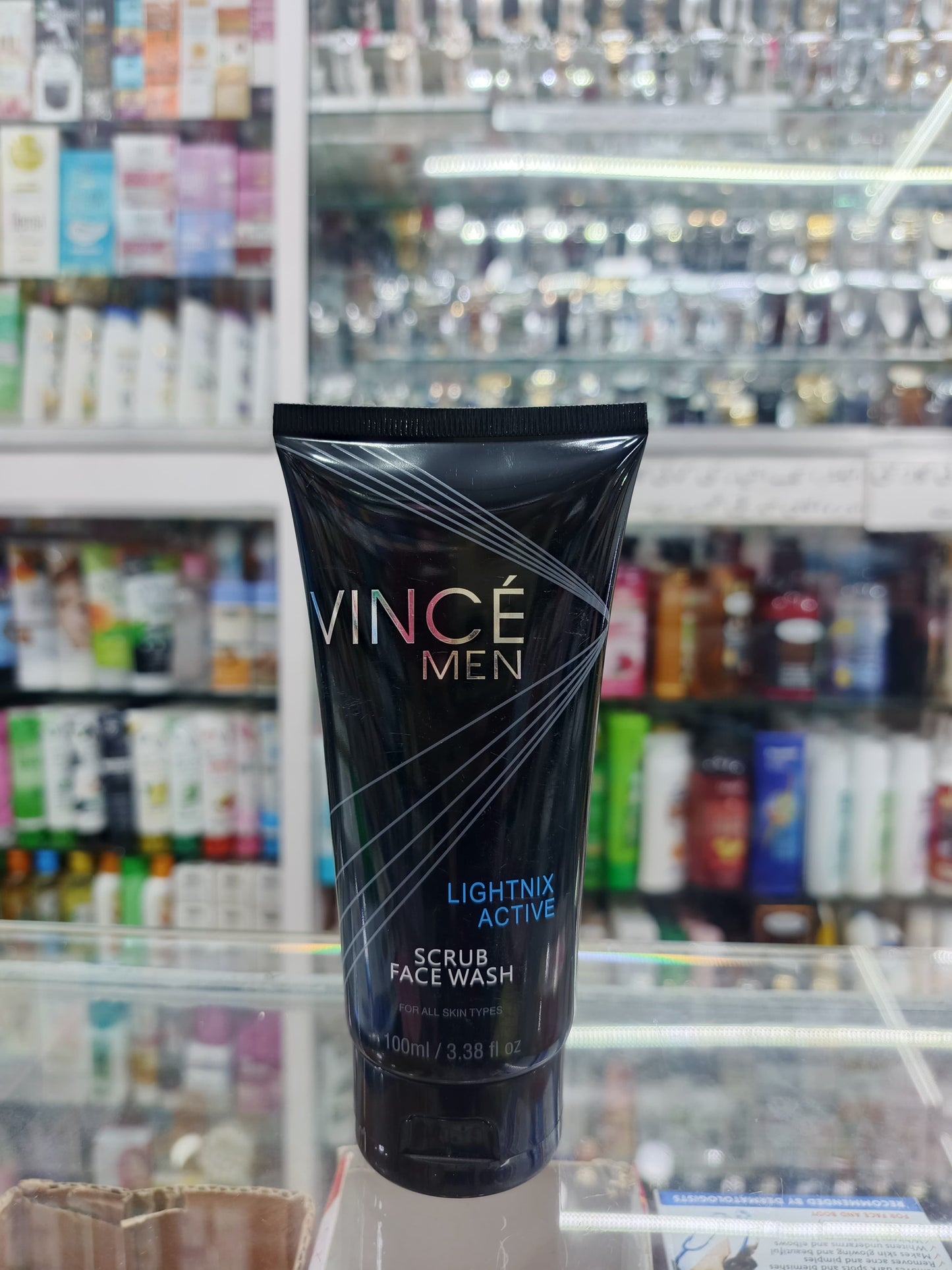 Vince, Lightnix active MEN scrub face wash, 120ml