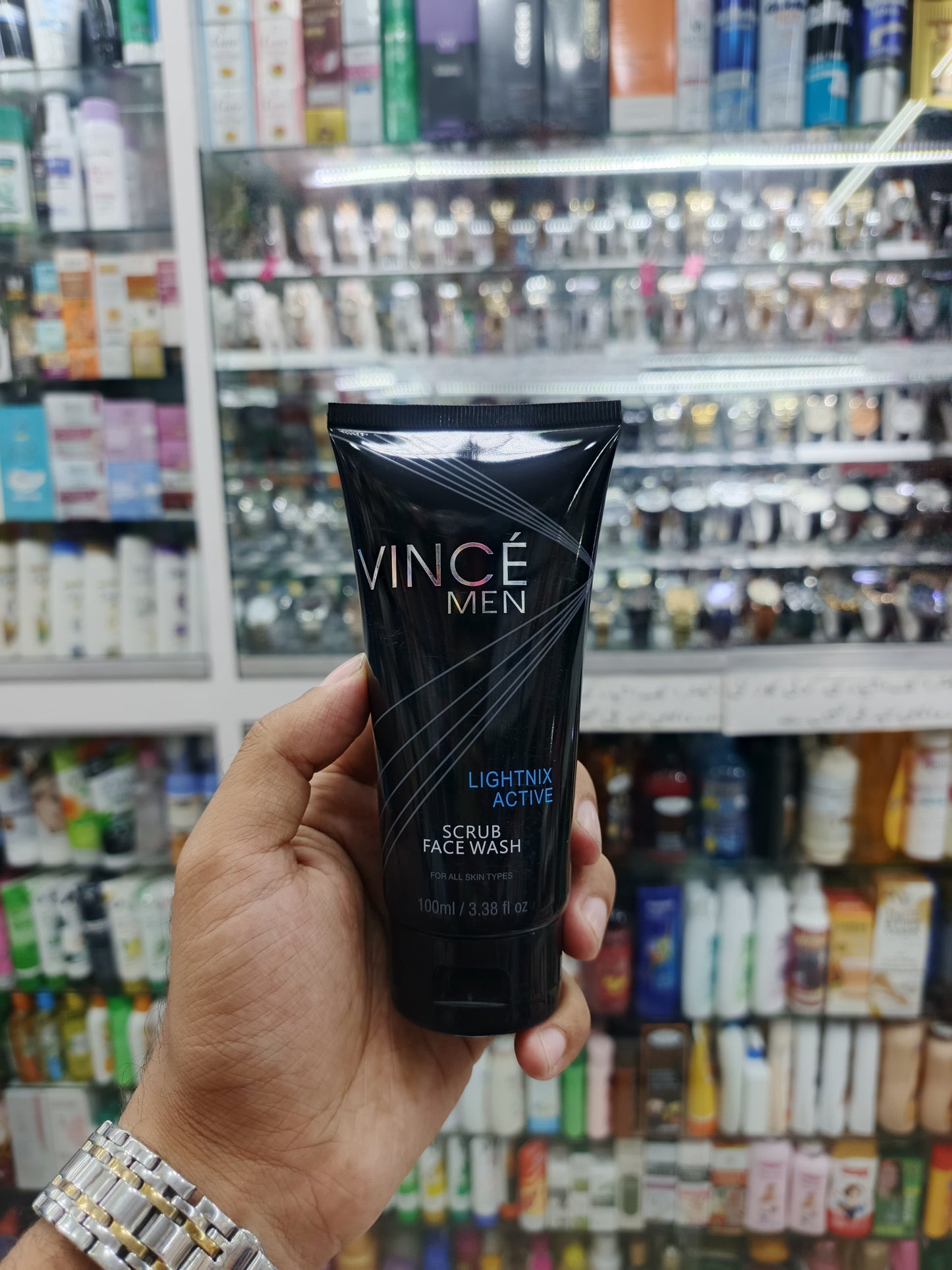 Vince, Lightnix active MEN scrub face wash, 120ml