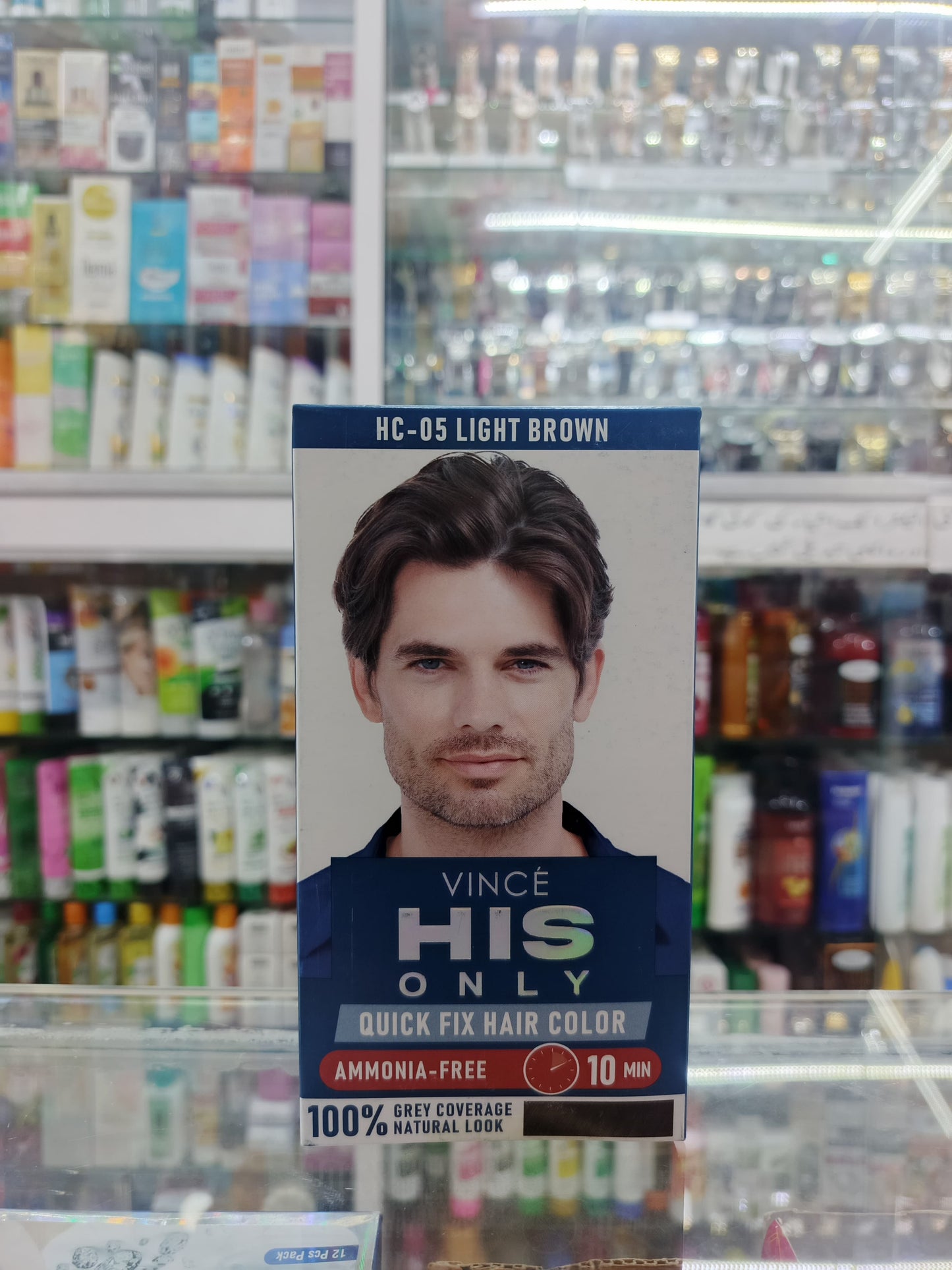 Vince, His only quick fix hair color, HC-05, LIGHT BROWN