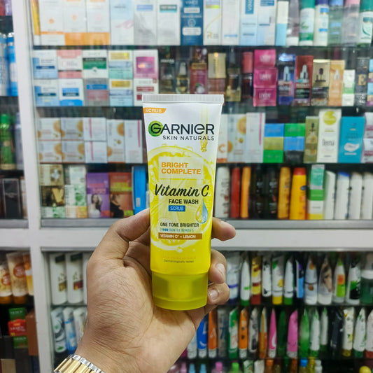 Garnier, Bright complete, Vitamin C scrub facewash, 100ml