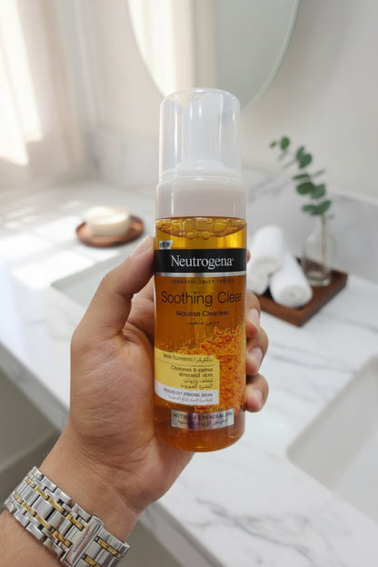 Neutrogena, Soothing clear mouse cleanser with turmeric 150ml