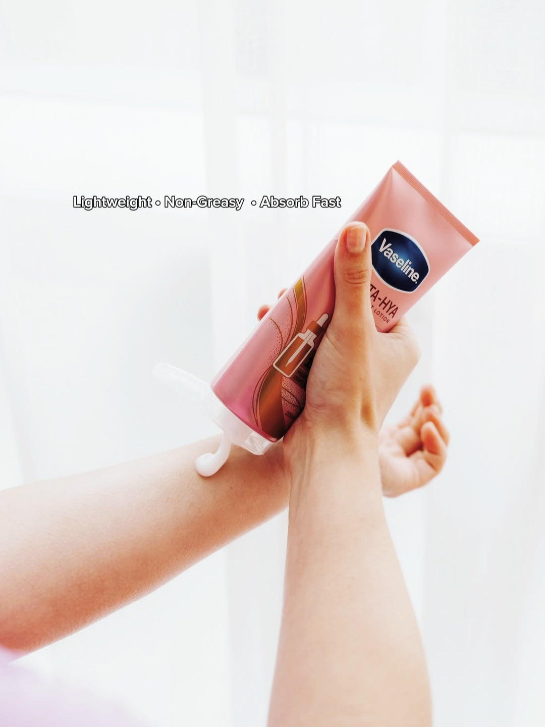 Vaseline Gluta-Hya Dewy Radiance Body Lotion | Brightening & Hydrating Serum Lotion